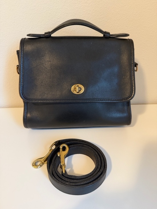 Coach Handbags - Vintage Coach Court Bag #9870
